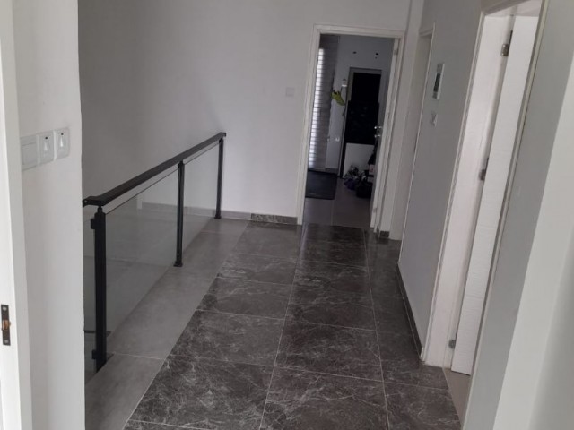 GÜZELYURT GÜNEŞKOY'DE SATILIK 821.5M2 TOPLAM ALANI OLAN DUBLEKS 3+1 VİLLA