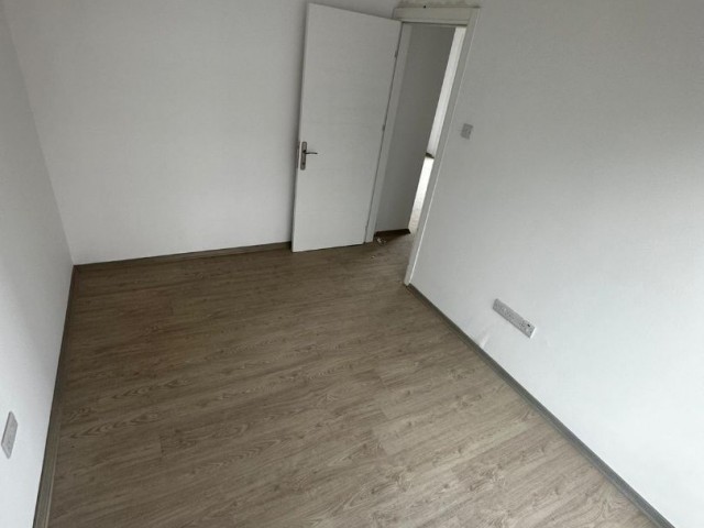 ZWEI MONATE NACH EINER MINUTE WANDERUNG ZUM CITYMALL IN CANAKKALE GELIEFERT! 2+1 WOHNUNG ZU VERKAUFEN, GEEIGNET FÜR FAMILIENLEBEN