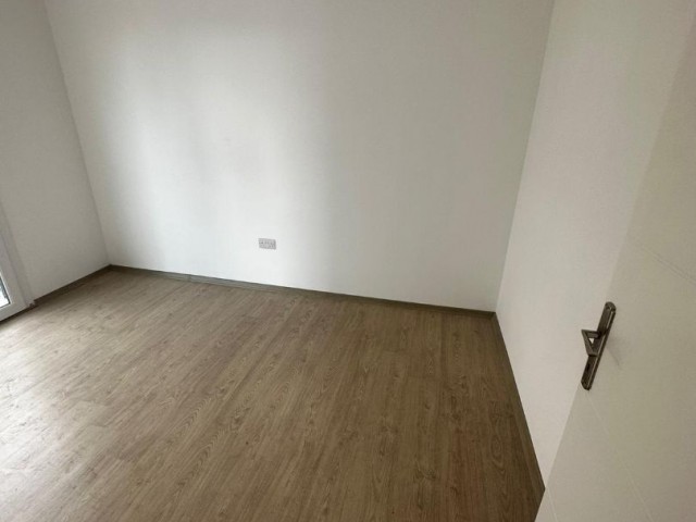 ZWEI MONATE NACH EINER MINUTE WANDERUNG ZUM CITYMALL IN CANAKKALE GELIEFERT! 2+1 WOHNUNG ZU VERKAUFEN, GEEIGNET FÜR FAMILIENLEBEN