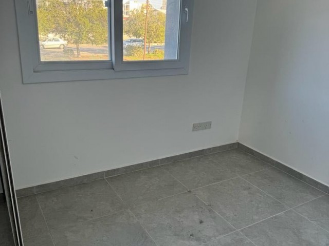 SEHR GERÄUMIGE 3+1 NEUE WOHNUNG, GEEIGNET FÜR FAMILIENLEBEN, IN DER SCHÖNSTEN LAGE VON ÇANAKKALE