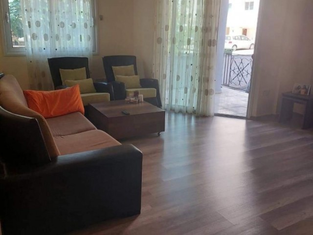 3+1 FLAT FOR SALE IN FAMAGUSA CENTER WITHOUT RENOVATION