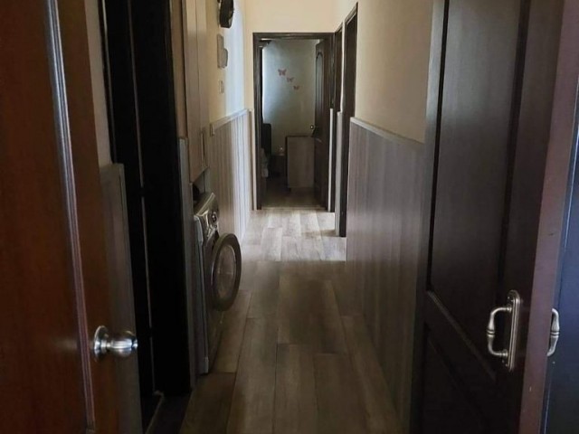 3+1 FLAT FOR SALE IN FAMAGUSA CENTER WITHOUT RENOVATION