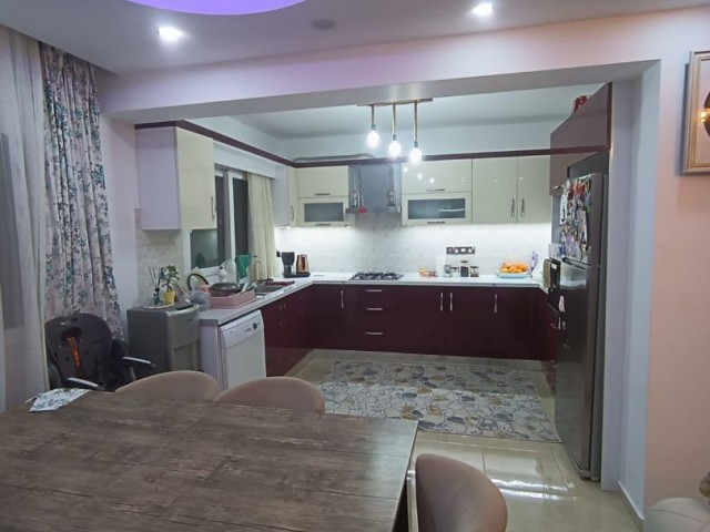 UNFURNISHED 3+1 FLAT SUITABLE FOR LARGE FAMILY LIVING FOR SALE IN ÇANAKKALE