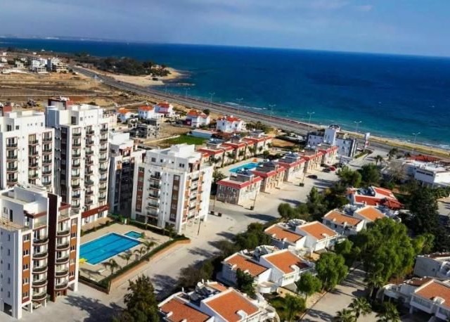 LANGE STRANDGELEGENHEIT WOHNUNG MIT VOLLSTÄNDIGEM MEERBLICK.!