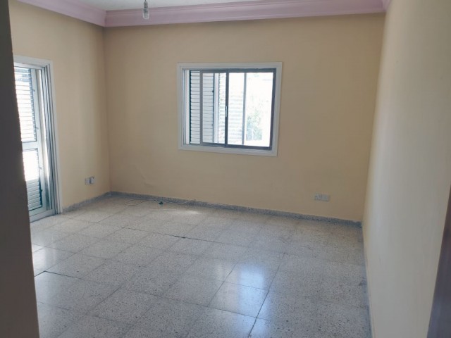 Flat To Rent in Köşklüçiftlik, Nicosia