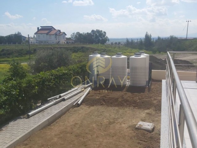 2+1 Erdgeschosswohnung mit Garten in Gönyeli.