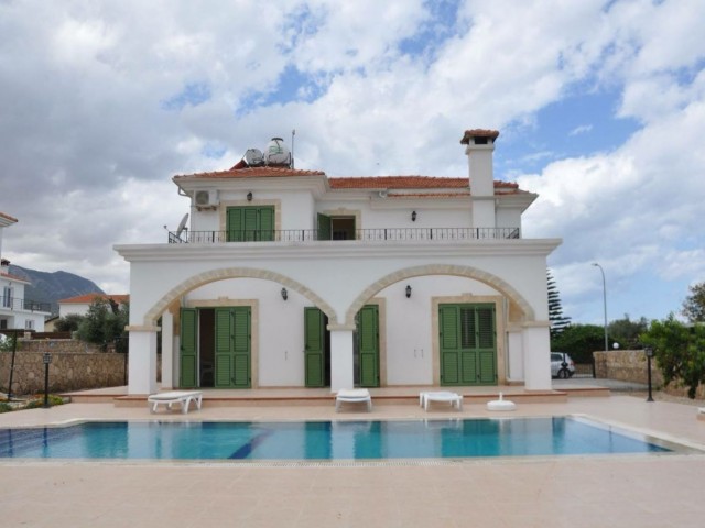 KYRENIA ÇATALKOY 3+1 VILLA TÄGLICH ZU VERMIETEN