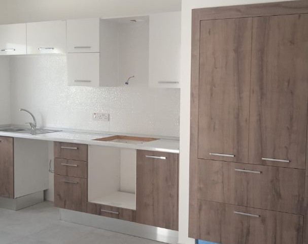 NICOSIA GÖNYELİ 2+1 WOHNUNG ZU VERKAUFEN