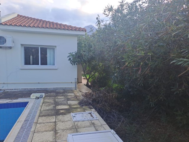 3+1 DETACHED VILLA WITH GARDEN AND POOL FOR SALE IN GIRNE LAPTA