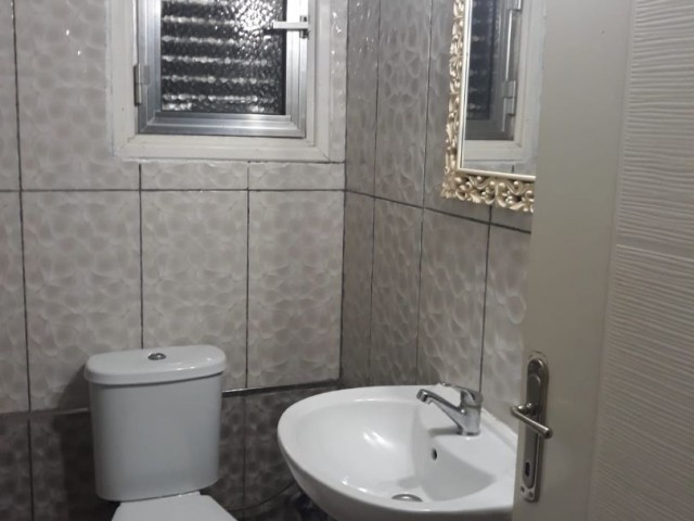 LEFKOŞA GÖNYELİ 2+1 KİRALIK DAİRE 