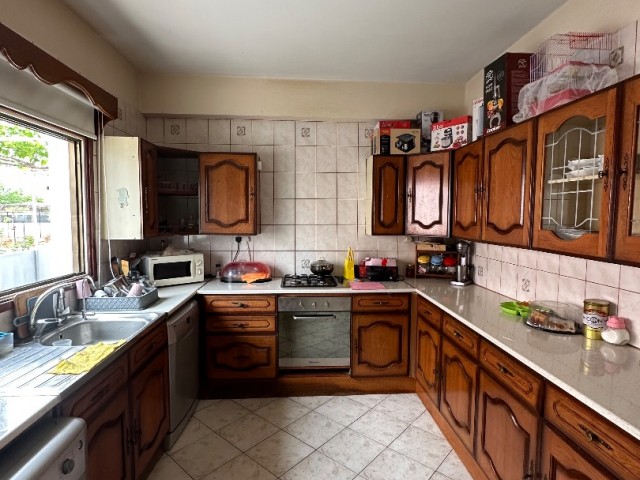 NICOSIA, GÖNYELİ 3+1 WOHNUNG ZU VERKAUFEN