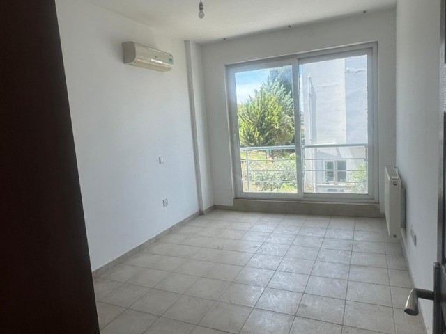 LEFKOŞA,KÜÇÜK KAYMAKLI SATILIK 5+1 TRİPLEKS DAİRE