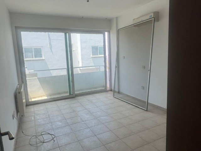 LEFKOŞA,KÜÇÜK KAYMAKLI SATILIK 5+1 TRİPLEKS DAİRE