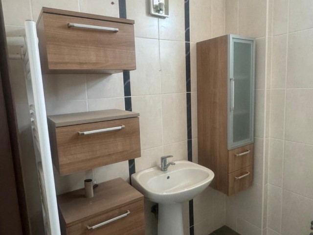 NICOSIA,KÜÇÜK KAYMAKLI 5+1 TRIPLEX-WOHNUNG ZU VERKAUFEN