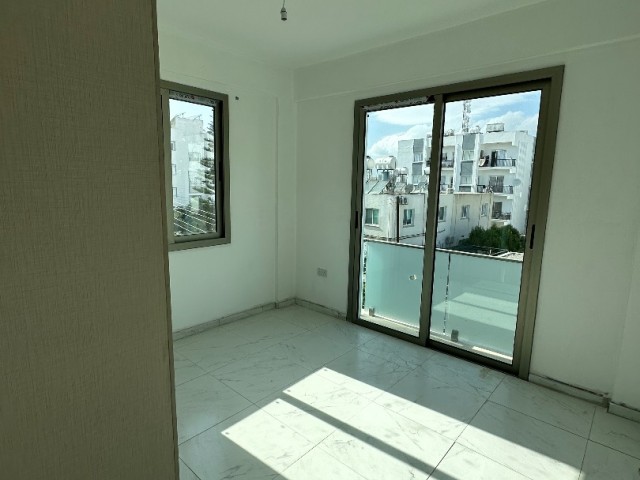 NICOSIA, GÖNYELİ 2+1 WOHNUNG ZU VERKAUFEN