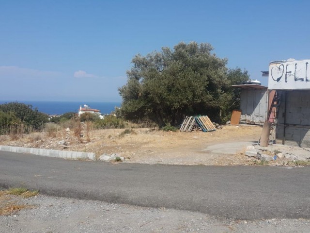 950 m2 VILLA LAND WITH MOUNTAIN AND SEA VIEW IN KYRENIA KARŞIYAKA