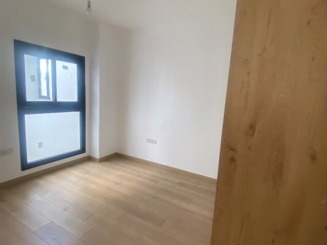 KucukKaymaklı da satılık 140m2 3 yatak odalı daire