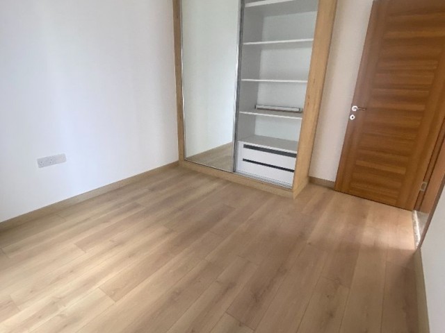 KucukKaymaklı da satılık 140m2 3 yatak odalı daire