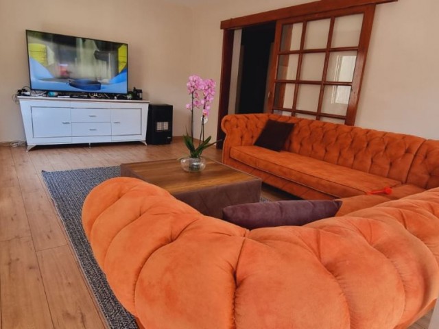 3 bedroom flat with Turkish Title deed for sale in the center of Kyrenia