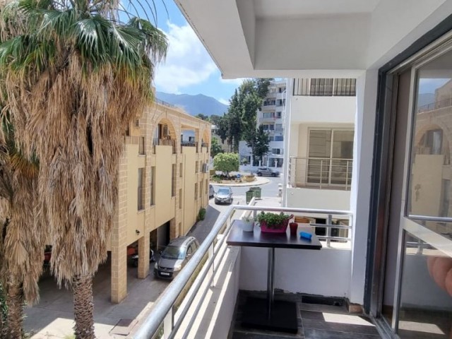 3-Zimmer-Wohnung mit türkischer Eigentumsurkunde zum Verkauf im Zentrum von Kyrenia