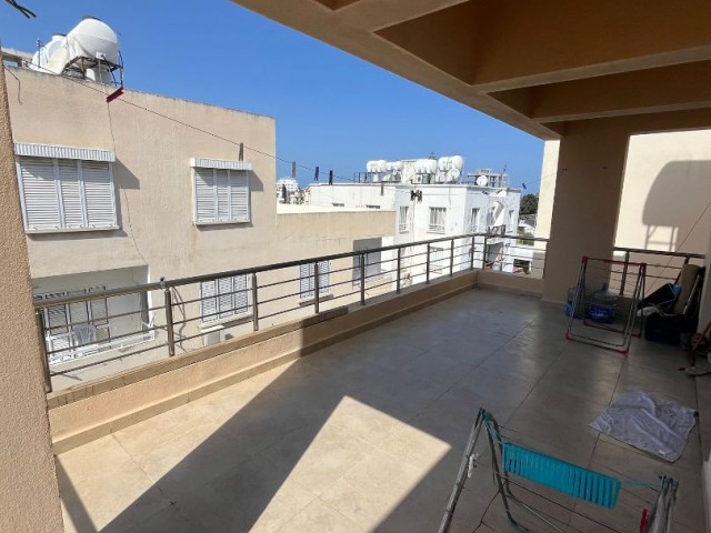 Yukarı Girne Bölgesinde Satılık 2 yatak odalı Penthouse Daire