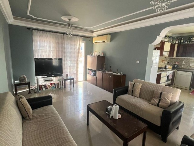 Yukarı Girne Bölgesinde Satılık 2 yatak odalı Penthouse Daire