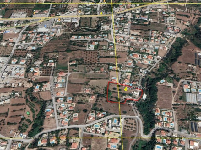 Field with 4 Flats for Sale in Alsancak