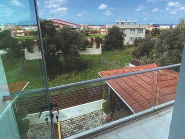 3+1 DUBLEXVILLA IM ZENTRUM VON KYRENIA IM GARTEN