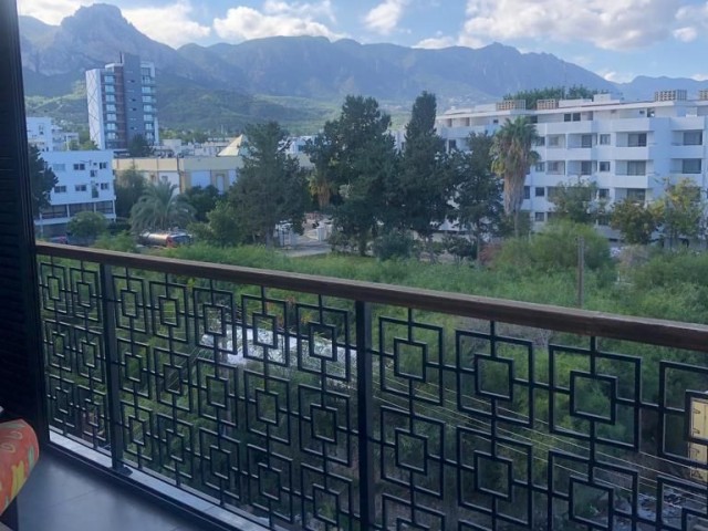 3+1 WOHNUNG MIT MEERBLICK IM ZENTRUM VON KYRENIA