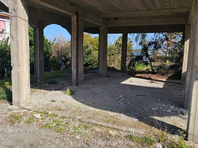 HALBKONSTRUKTION MIT MEERBLICK IN KARAOĞLANOLU 1EVLEK1900 QUADRATFUß...