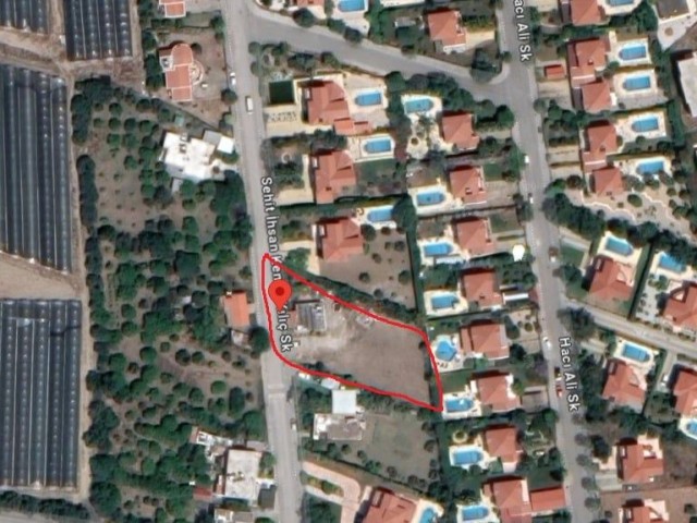 1 Spender, 2400 Quadratmeter großes Grundstück zum Verkauf in Lapta, nur wenige Gehminuten vom Cemol