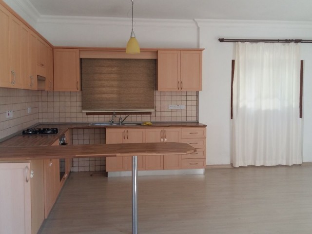 It is rented from the owner in the center of Çatalköy (3 minutes from the restaurant Ani. duplex villa with sea and pool views (within walking distance) ** 