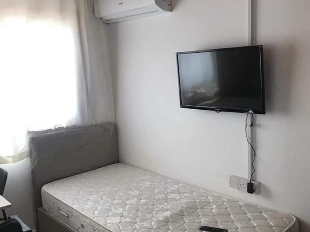 MÖBLIERTE 1+0 STUDIO-WOHNUNG ZU MIETEN IN YENİŞEHİR FÜR 250 STERLING MIT 6 MONATE ZAHLUNG IM VORAUS