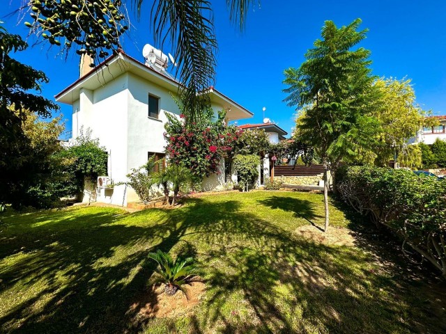 LUXUSMÖBLIERTE FREISTEHENDE VILLA IN CATALKOY