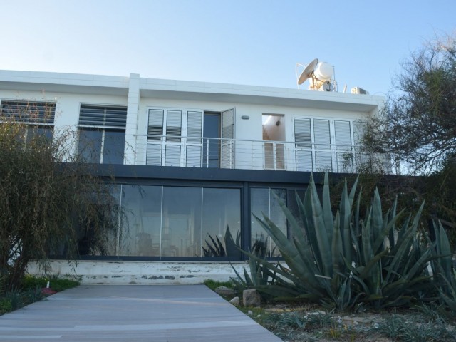 Seafront home 10 meters from beach.