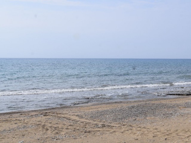 خانه روبروی دریا با ساحل خصوصی
