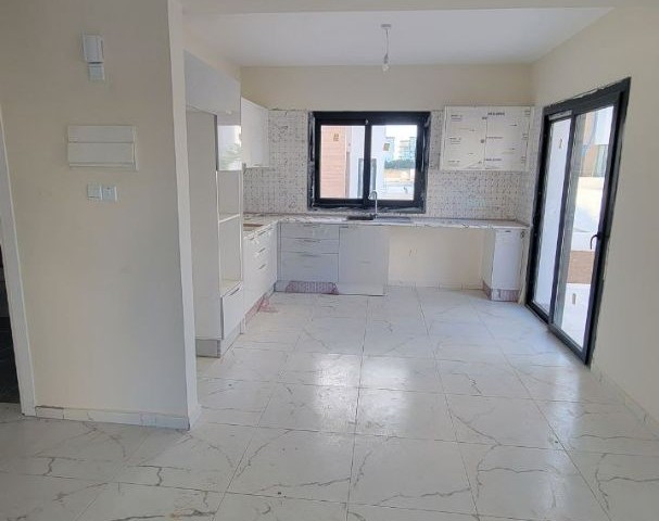 Hazır 3+1 Villa Denize 900 metre mesafede 