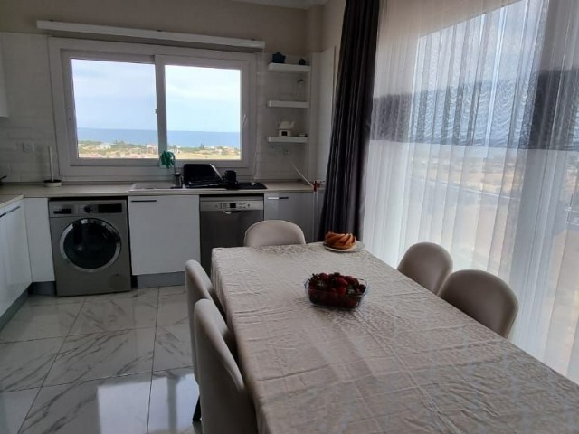 3 bedroom apartment 900 meters from the sea