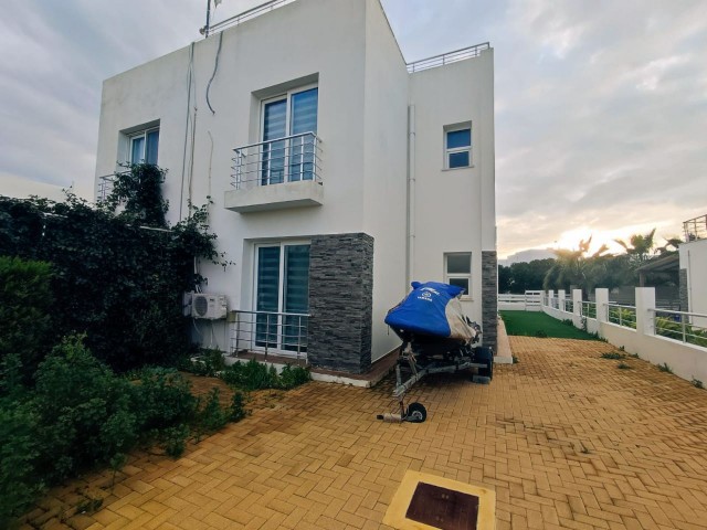 Ceasar Beach Villa 3+1 mit Meerblick zu verkaufen