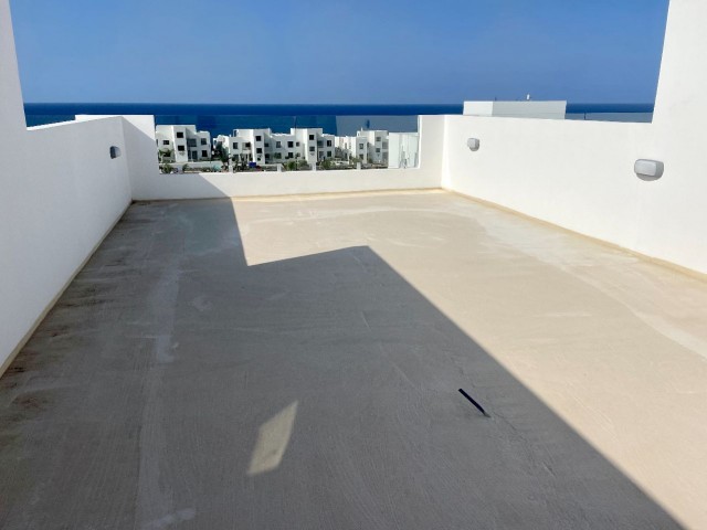 Loft-Penthouse mit 2 Schlafzimmern in einem prestigeträchtigen Komplex am Meer