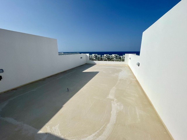 Loft-Penthouse mit 2 Schlafzimmern in einem prestigeträchtigen Komplex am Meer