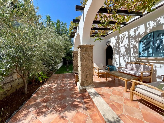 Spectacular 4 bedroom villa with views over whole Kyrenia