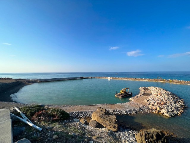 Hervorragende 2-Zimmer-Wohnung direkt am Meer mit Panorama-Dachterrasse