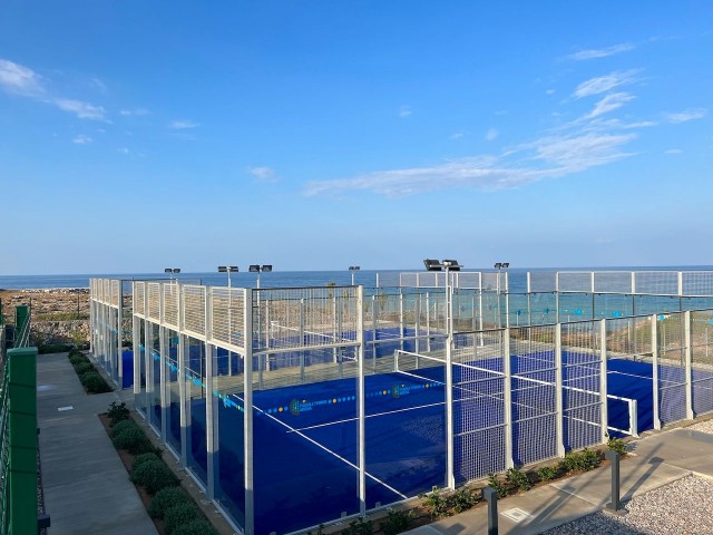 Hervorragende 2-Zimmer-Wohnung direkt am Meer mit Panorama-Dachterrasse