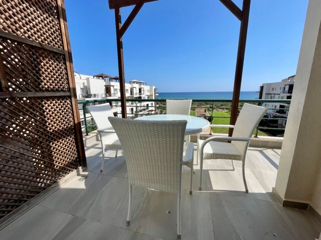 Penthouse mit 2 Schlafzimmern und Meerblick im Thalassa Beachfront Resort