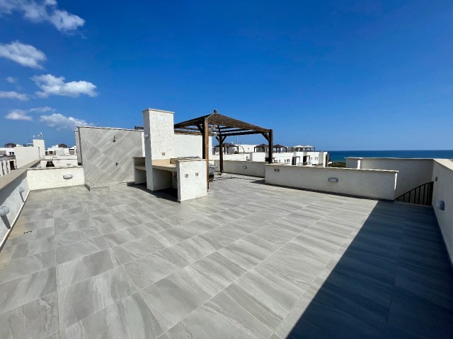 Penthouse mit 2 Schlafzimmern und Meerblick im Thalassa Beachfront Resort