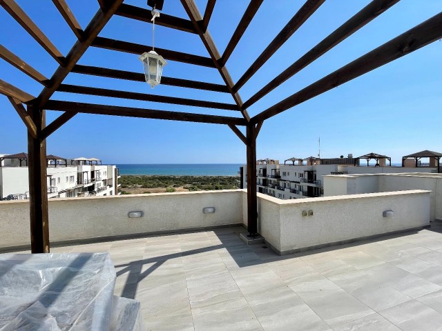 Penthouse mit 2 Schlafzimmern und Meerblick im Thalassa Beachfront Resort