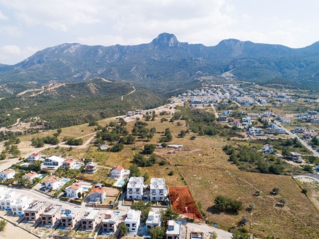 Girne Catalkoyde Satilik Arsa