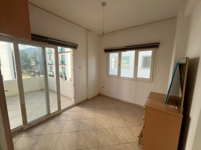 GİRNE MERKEZ ASLANLI VİLLA BÖLGESİNDE SATILIK 2+1 DAİRE