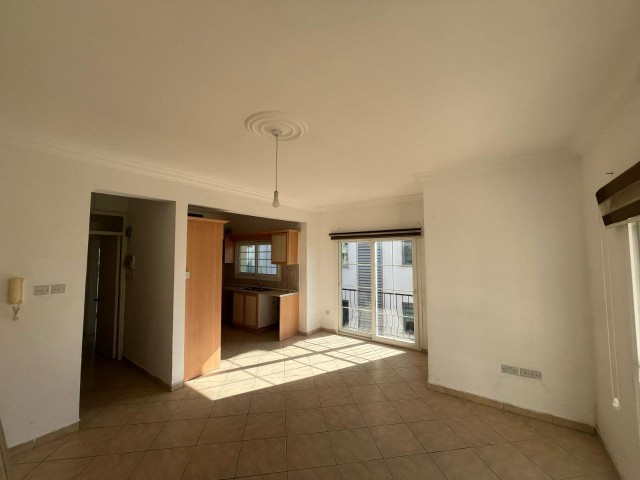 2+1 FLAT FOR SALE IN KYRENIA CENTRAL ASLANLI VILLA AREA